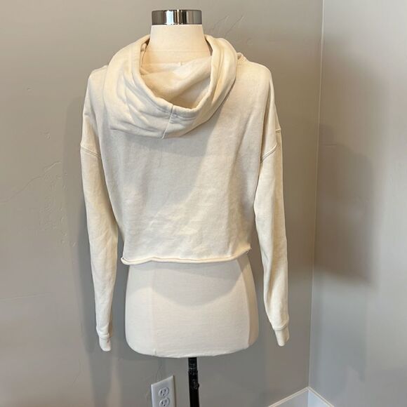 Married To The Mob Cropped Hoodie - Picture 3 of 5